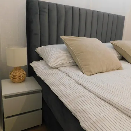 Lux Lariva, Center Of Apartment Split