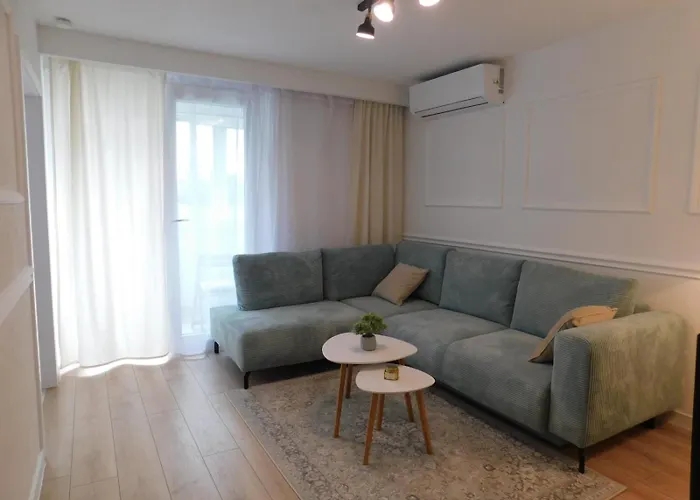 Lux Lariva, Center Of Split