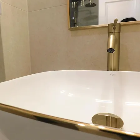 Lux Lariva, Center Of * Сплит